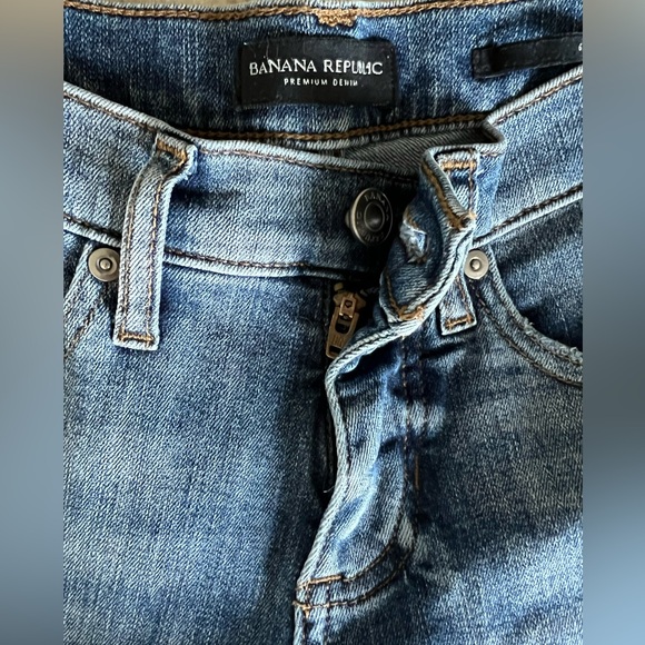 Banana Republic Girlfriend mid-rise stretchy jeans size 26 - Picture 3 of 6